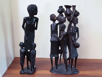 Due Gruppi di Figure in Legno Ebanizzato, Manifattura Africana