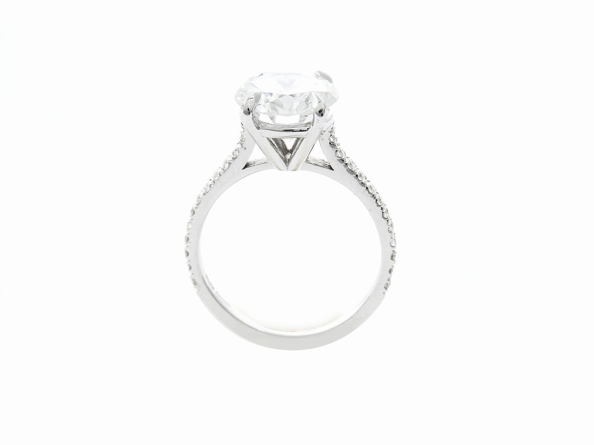 Anello Solitario in Oro Bianco e Diamanti