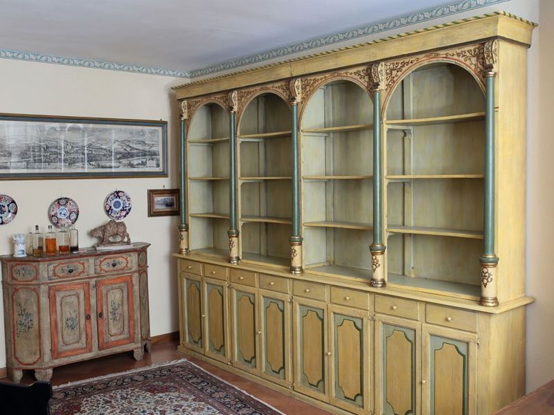 Grande Mobile da Farmacia in Legno Tenero