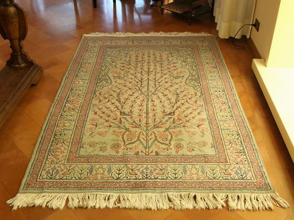 A persian wool and silk carpet  - Auction House Sale: Furniture and Paintings from Villa Roseto - Florence - I - I - Maison Bibelot - Casa d'Aste Firenze - Milano