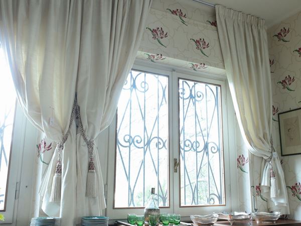 A silk curtains lot