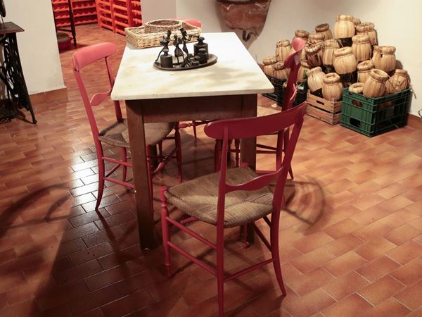 A walnut table  - Auction House Sale: Furniture and Paintings from Villa Roseto - Florence - I - I - Maison Bibelot - Casa d'Aste Firenze - Milano