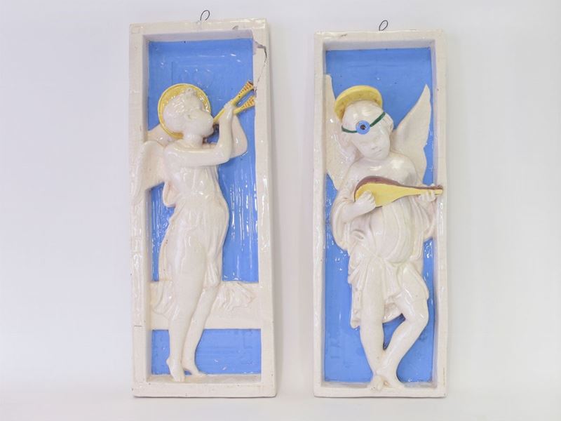 Coppia di Placche in Ceramica Smaltata