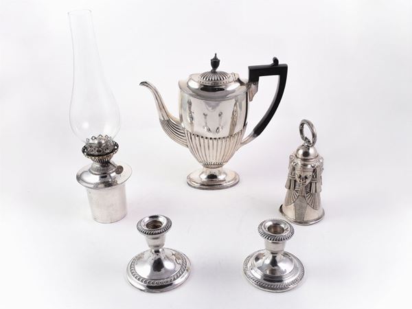 A sterling silver and silverplated curio lot