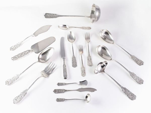 A sterling silver cutlery set