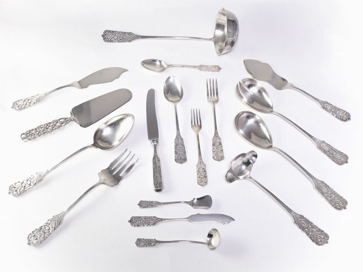 Servito di Posate in Argento Sterling