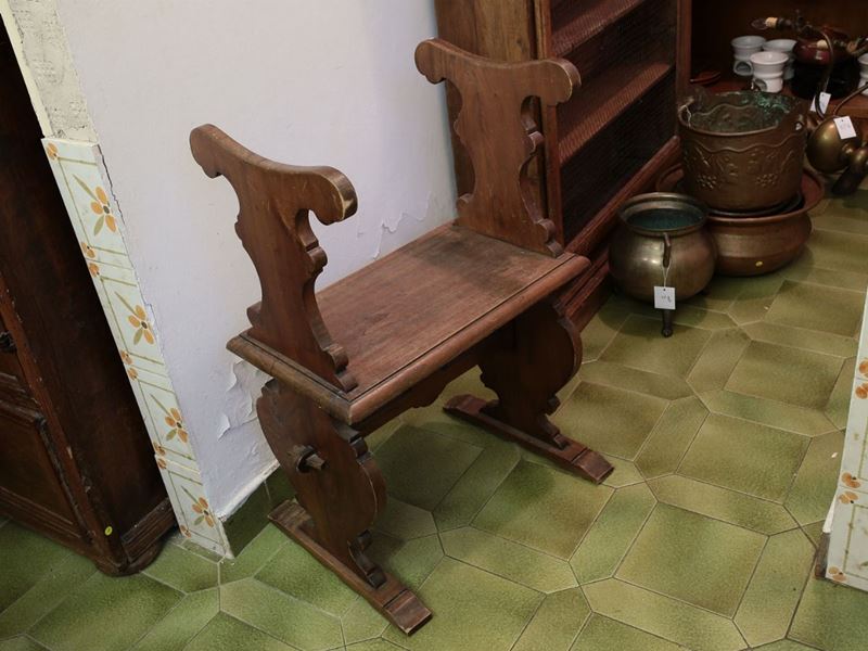 Sgabello in Noce