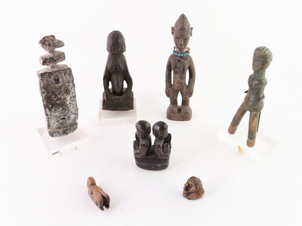 Collezione di sculture tribali in legno e bronzo