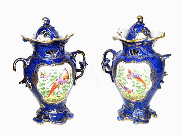 A couple of porcelain vases  (France, half of 19th century)  - Auction A florentine collection - Maison Bibelot - Casa d'Aste Firenze - Milano