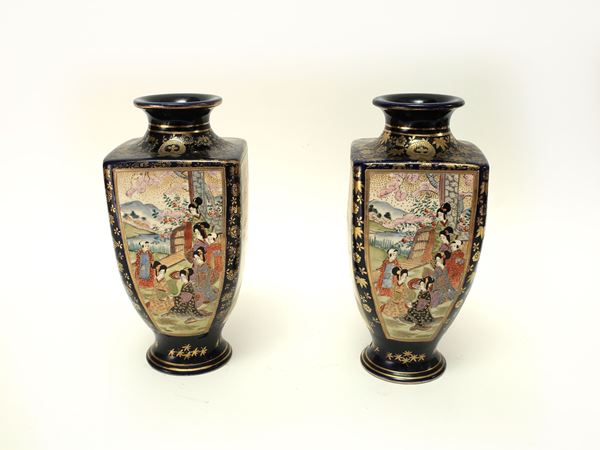 A couple of porcelain vase