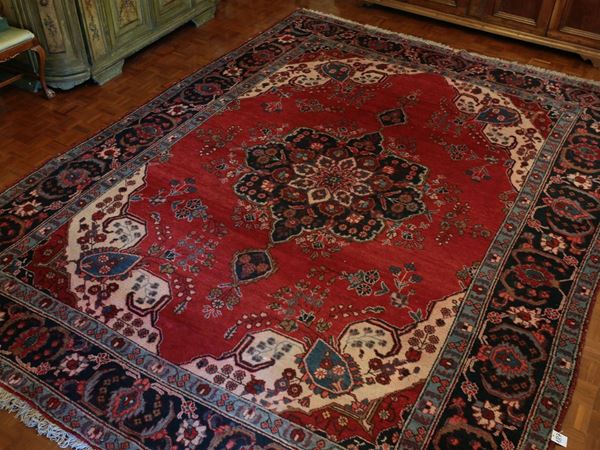 A persian carpet  - Auction House Sale: Furniture and Paintings from Villa Roseto - Florence - I - I - Maison Bibelot - Casa d'Aste Firenze - Milano