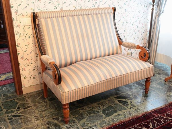 A maple sofa  (Austria, 19th century)  - Auction House Sale: Furniture and Paintings from Villa Roseto  - Florence - II - II - Maison Bibelot - Casa d'Aste Firenze - Milano