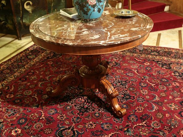 A walnut table  (19th century)  - Auction House Sale: Furniture and Paintings from Villa Roseto  - Florence - II - II - Maison Bibelot - Casa d'Aste Firenze - Milano