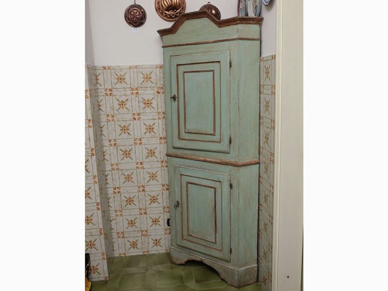 Angoliera in Legno Laccato e Dorato
