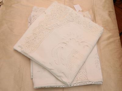 Due Tovaglie in Cotone Bianco