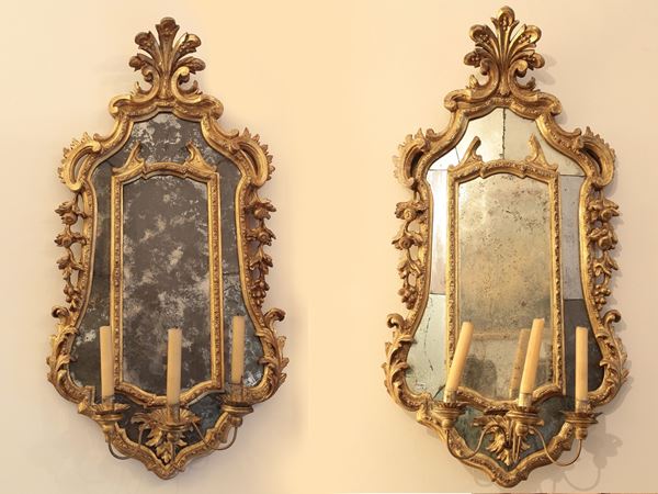 A pair of giltwood mirrors