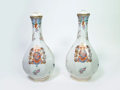 Coppia di Vasi a Bulbo in Porcellana Policroma, Porcelaine De Paris, Francia