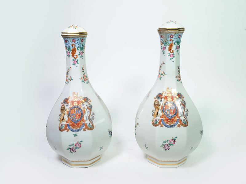 Coppia di Vasi a Bulbo in Porcellana Policroma, Porcelaine De Paris, Francia