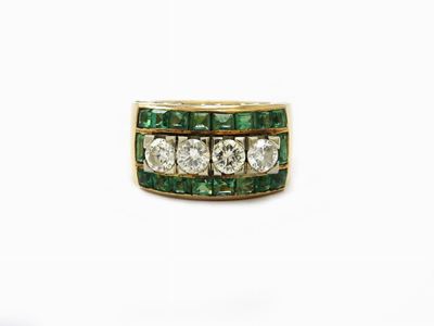 Anello a Fascia in Oro Giallo, Diamanti e Smeraldi