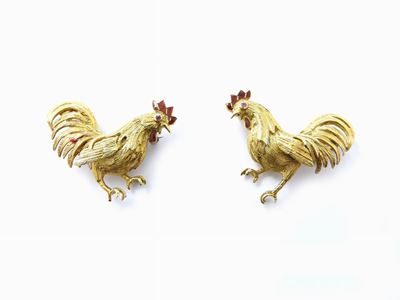 Coppia di Spille Animalier in Oro Giallo, Piccoli Rubini e Smalti