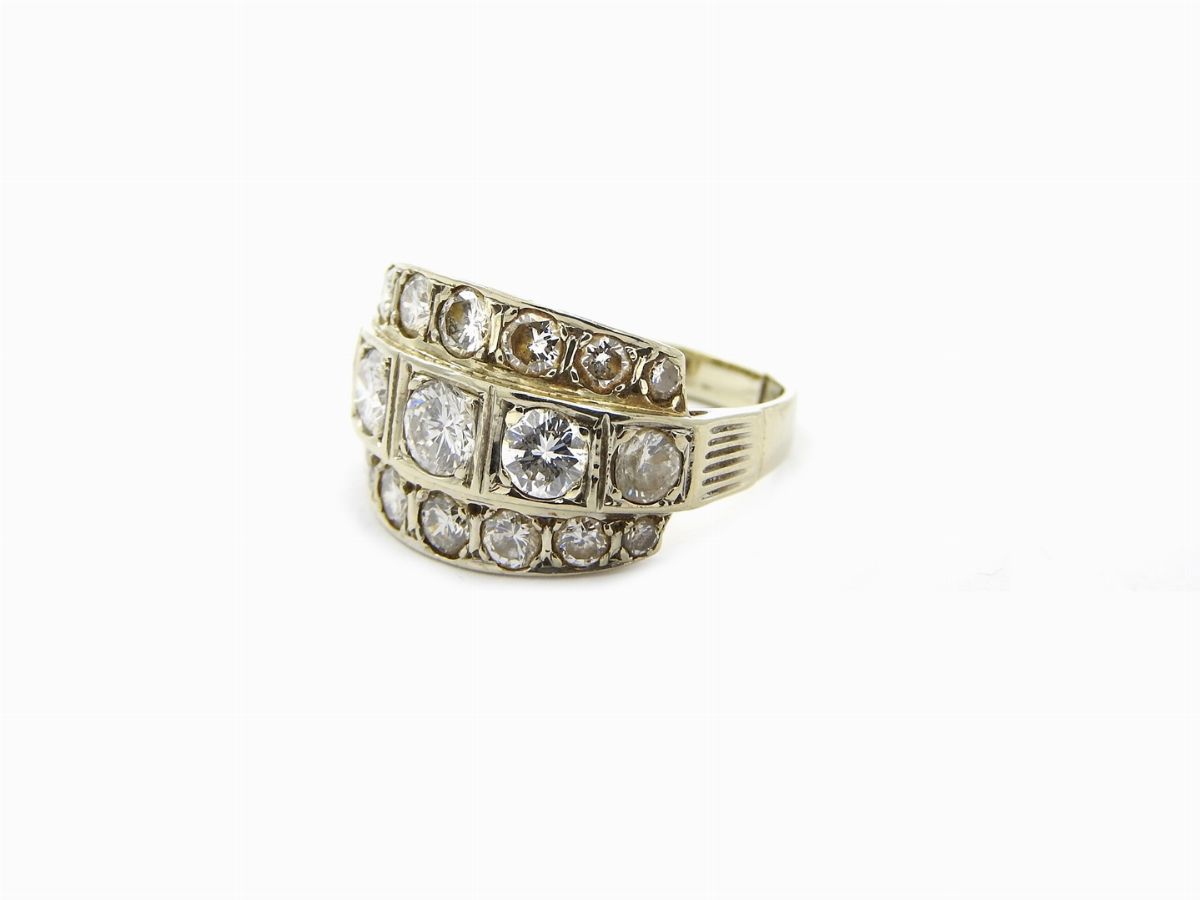 Anello a Fascia in Oro Bianco e Diamanti