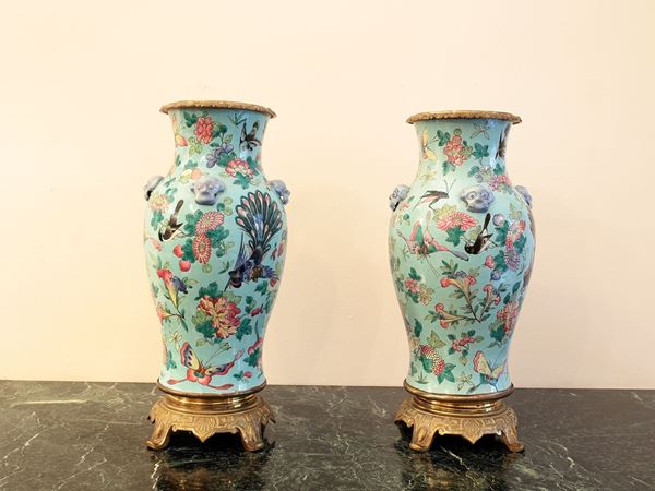 Coppia di vasi in porcellana, Cina, prima metà del XX secolo