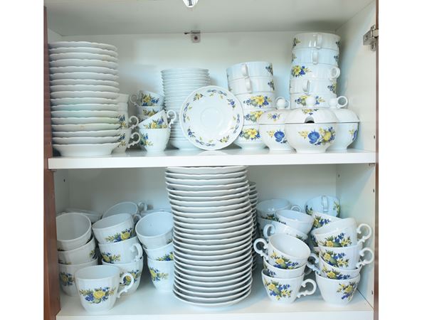 Large porcelain dinner service, Schonwald