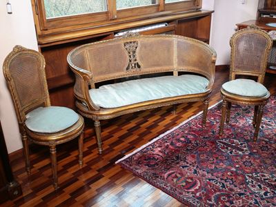 Finimento da Salotto in Legno Intagliato e Dorato