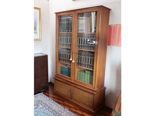 Libreria in noce e radica di tuia