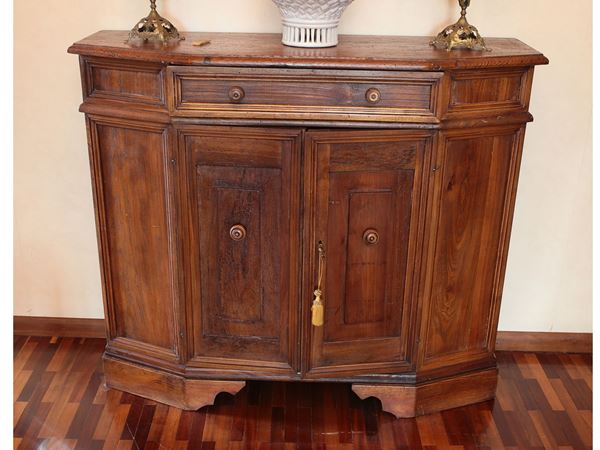Small rustic sideboard in soft wood, walnut and other essences  - Auction Lazzi's House - first part Furniture, paintings, Murano glass, curiosities - Maison Bibelot - Casa d'Aste Firenze - Milano