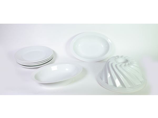 Assortment of porcelain plates, Richard Ginori