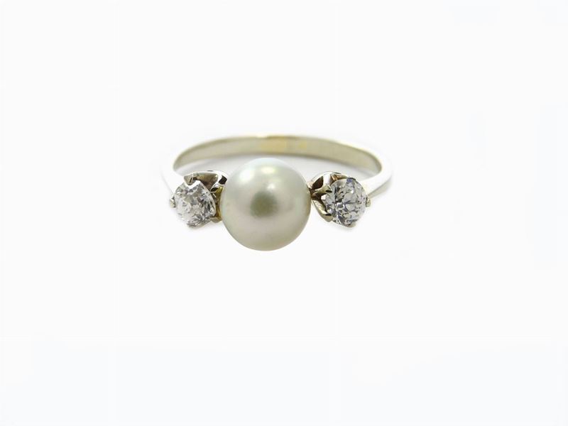 Anello in Oro Bianco con Perla e Diamanti
