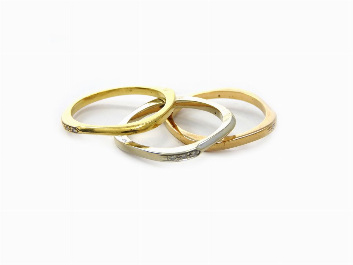 Anello a Tre Ori con Piccoli Diamanti