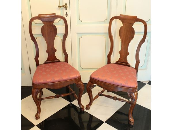 Series of six walnut chairs  (18th century)  - Auction Lazzi's House - first part Furniture, paintings, Murano glass, curiosities - Maison Bibelot - Casa d'Aste Firenze - Milano