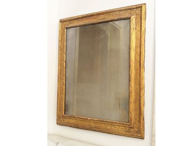 Cornice a Cassetta in Legno e Pastiglia Dorata