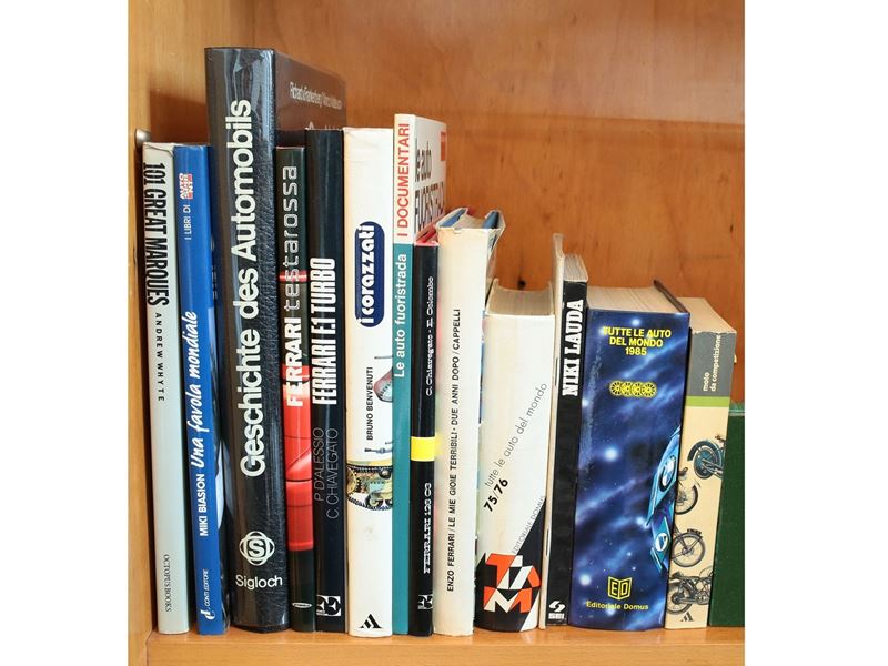 Lotto di Libri sui Motori: Auto, Moto, Corazzati, Fuoristrada