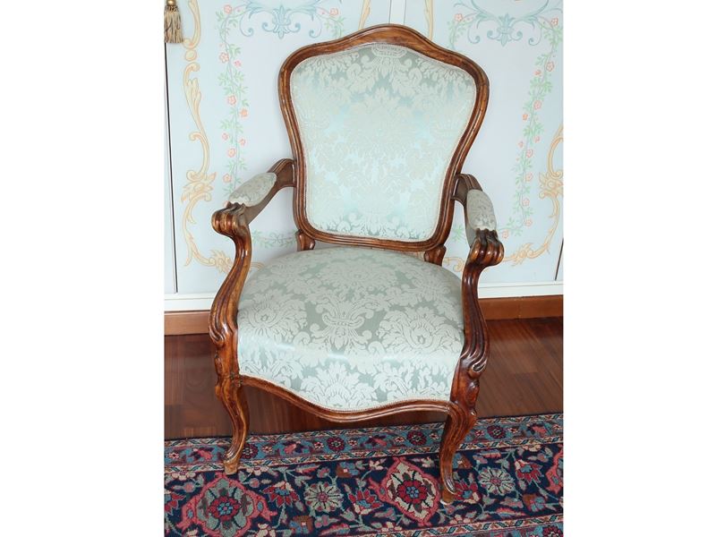 Poltroncina in Noce