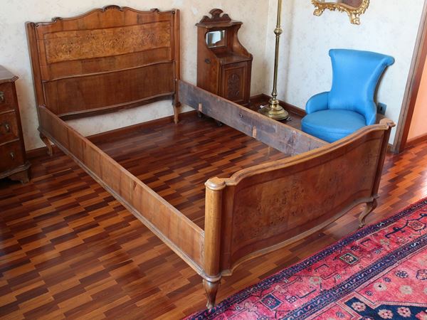 Letto singolo impiallacciato in noce e radica di acero