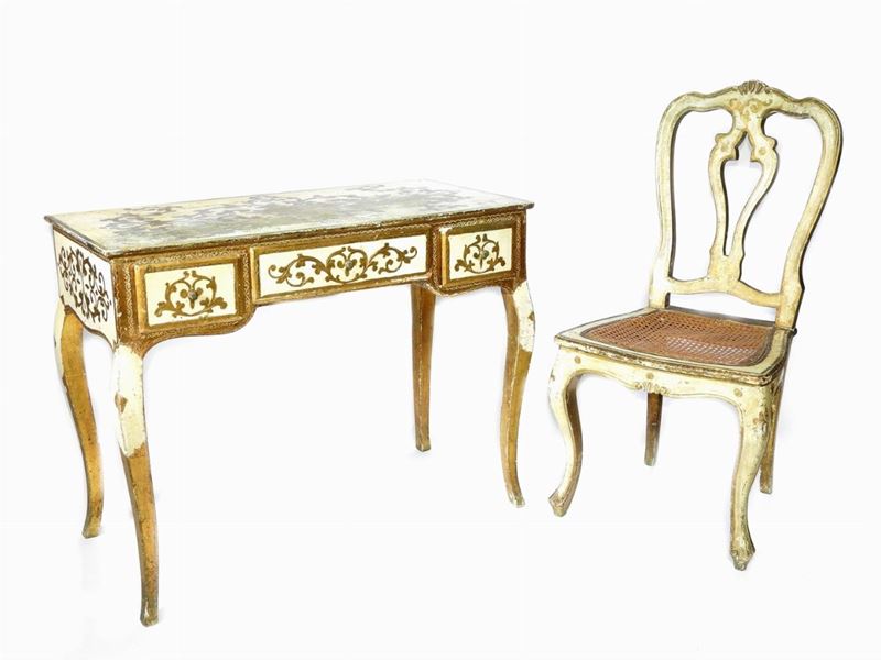 Piccolo Scrittoio in Legno Dorato e Laccato