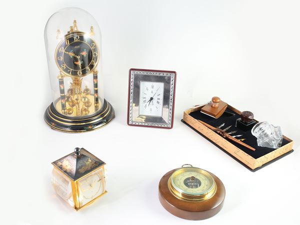 Lotto di accessori da scrivania