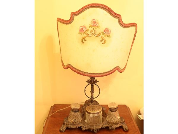 A bronze inkwell table lamp  (early 20th century)  - Auction Lazzi's House - first part Furniture, paintings, Murano glass, curiosities - Maison Bibelot - Casa d'Aste Firenze - Milano