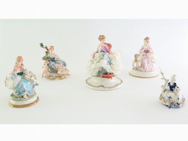 A polychrome porcelain figures collection
