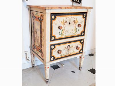 Comodino in Legno Laccato e Dipinto