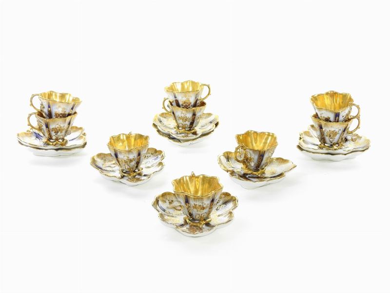 Serie di Nove Tazzine da Caffè in Porcellana