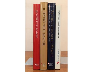 Lotto di Libri sulle Marche tra Arte, Storia e Letteratura