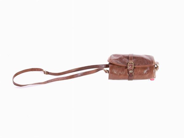 A Mario Valentino mini cross bag in brown leather  - Auction Accessories and Fashion Vintage - Maison Bibelot - Casa d'Aste Firenze - Milano