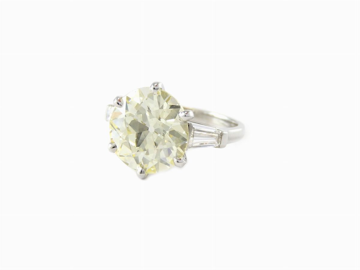 Anello in Oro Bianco con Diamanti