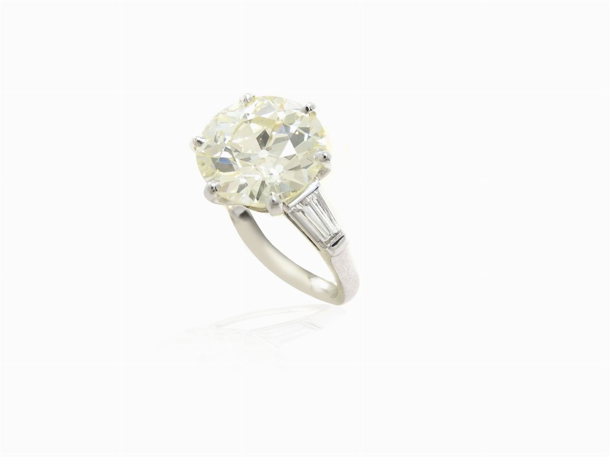 Anello in Oro Bianco con Diamanti