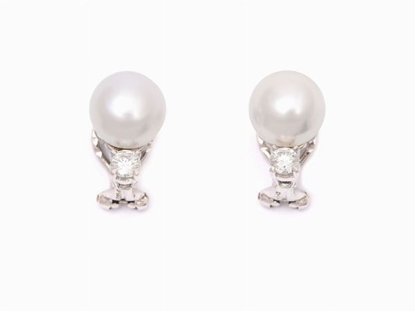 Platinum and white gold earrings with diamonds and Akoya cultured pearls