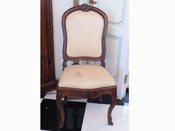 A walnut chair  (half of 18th century)  - Auction Furniture and Paintings from Palazzo al Bosco and from other private property - Maison Bibelot - Casa d'Aste Firenze - Milano